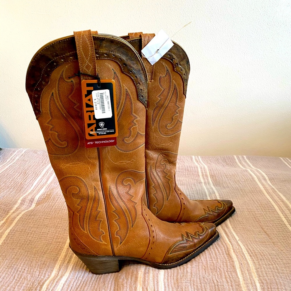 NWT Ariat Women’s Embroidered Tall Boots